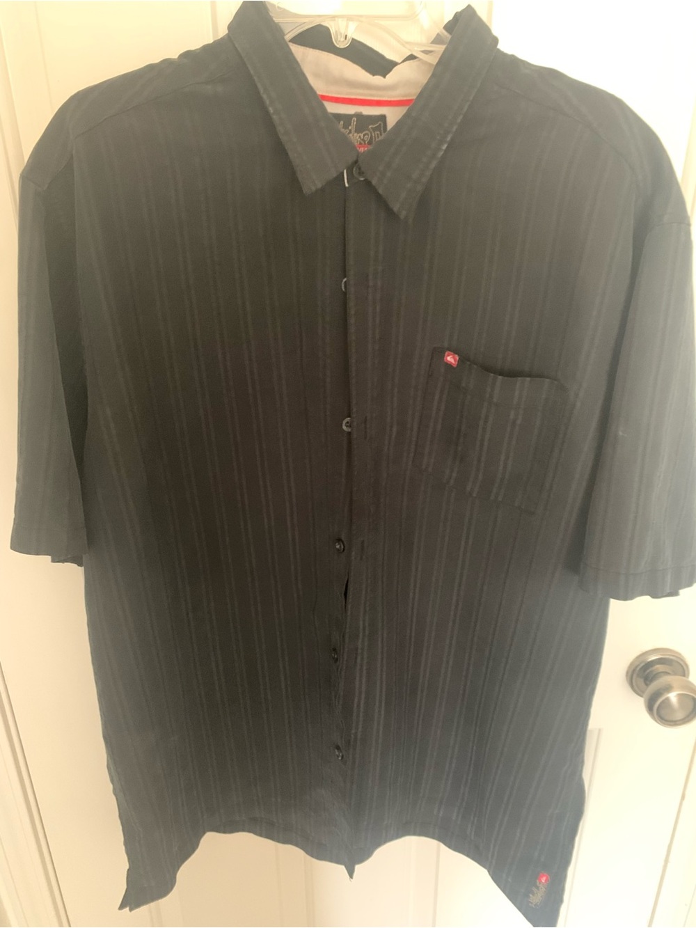 Vintage Quiksilver Black Short-Sleeve Button-Down Shirt with Subtle Pinstripes